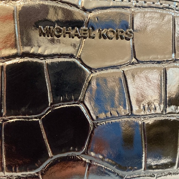 🩶MICHAEL KORS🩶Empire Small Metallic Crocodile Embossed Leather Travel Pouch - Picture 6 of 8
